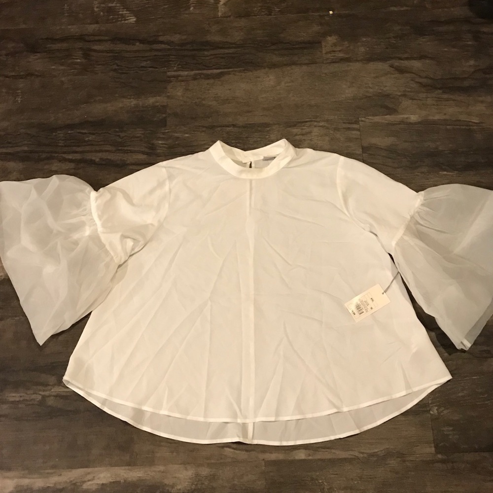 NWT White ruffles sleeveed top